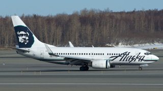 Alaska Airlines Boeing 737-700 N617AS