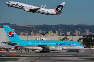 Alaska departs, Korean taxis at LAX