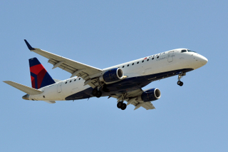 N633CZ LAX