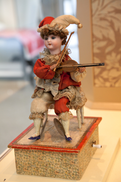 Image: Installation view of "Automata: Mechanical Wonders of the Nineteenth Century"