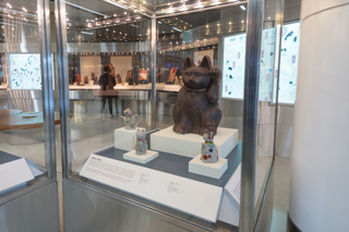 Image: Installation view of "Maneki Neko: Japan’s Beckoning Cat"