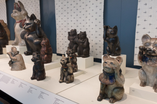 Image: Installation view of "Maneki Neko: Japan’s Beckoning Cat"