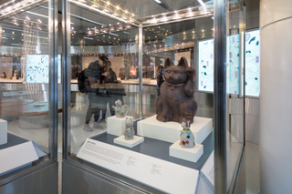 Image: Installation view of "Maneki Neko: Japan’s Beckoning Cat"