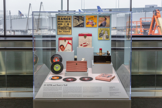 Image: Installation view of "The Modern Consumer – 1950s Products and Styles"
