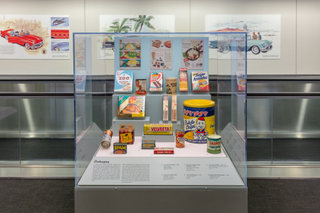 Image: Installation view of "The Modern Consumer – 1950s Products and Styles"