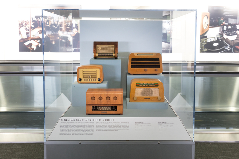 Image: Installation view of "On the Radio"