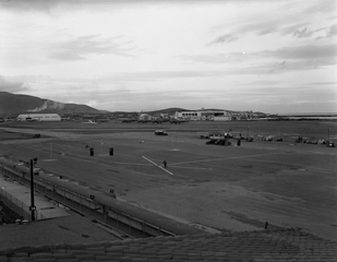 Image: negative: San Francisco Airport, airport grounds