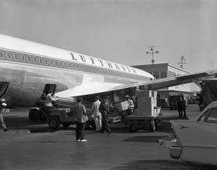 Image: negative: San Francisco International Airport (SFO), Lufthansa German Airlines inaugural flight