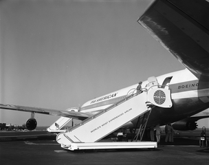 Image: negative: San Francisco International Airport (SFO), Pan American World Airways, Boeing 707