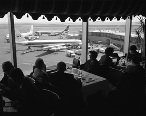 Image: negative: San Francisco International Airport (SFO), International Room restaurant