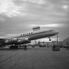 Image: negative: San Francisco International Airport (SFO), United Air Lines, Douglas DC-8-50