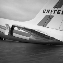 Image: negative: San Francisco International Airport (SFO), United Air Lines, Douglas DC-8-50