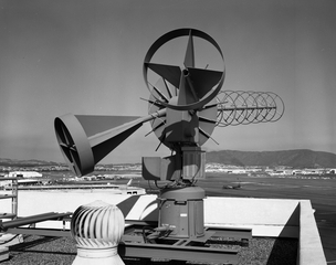 Image: negative: San Francisco International Airport (SFO), meteorological equipment