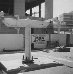 Image: photograph: San Francisco International Airport (SFO), construction of Pacific Southwest Airlines (PSA) pier and jetway