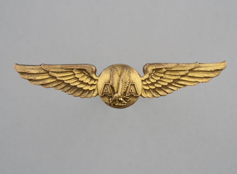 Image: flight officer wings: American Airlines