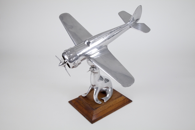 Tabletop aircraft model