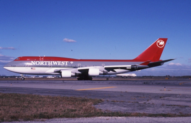 Slide: Northwest Airlines, Boeing 747-400, John F. Kennedy International Airport (JFK)