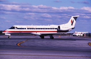 Image: slide: American Eagle, Embraer ERJ 135, John F. Kennedy International Airport (JFK)