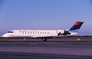 Image: slide: Delta Air Lines Connection, Bombardier CRJ200, John F. Kennedy International Airport (JFK)