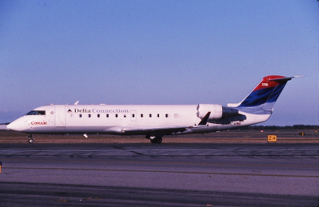Slide: Delta Air Lines Connection, Bombardier CRJ200, John F. Kennedy International Airport (JFK)