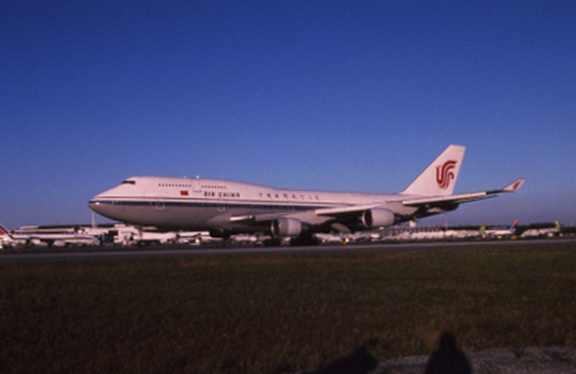 Slide: Air China, Boeing 747-400, John F. Kennedy International Airport (JFK)