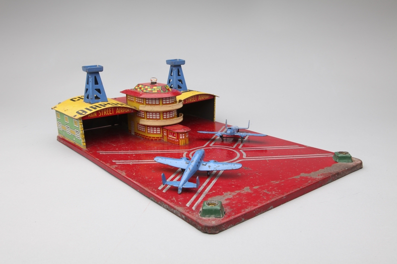 Image: toy: airport set