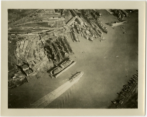 Image: photograph: San Francisco Bay Area aerial, Oakland port canal