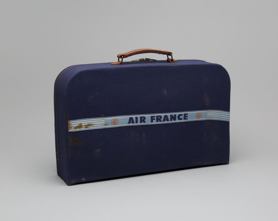 Objects airline bag Air France SFO Museum