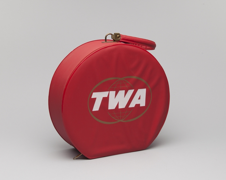 Image: airline bag: TWA (Trans World Airlines)