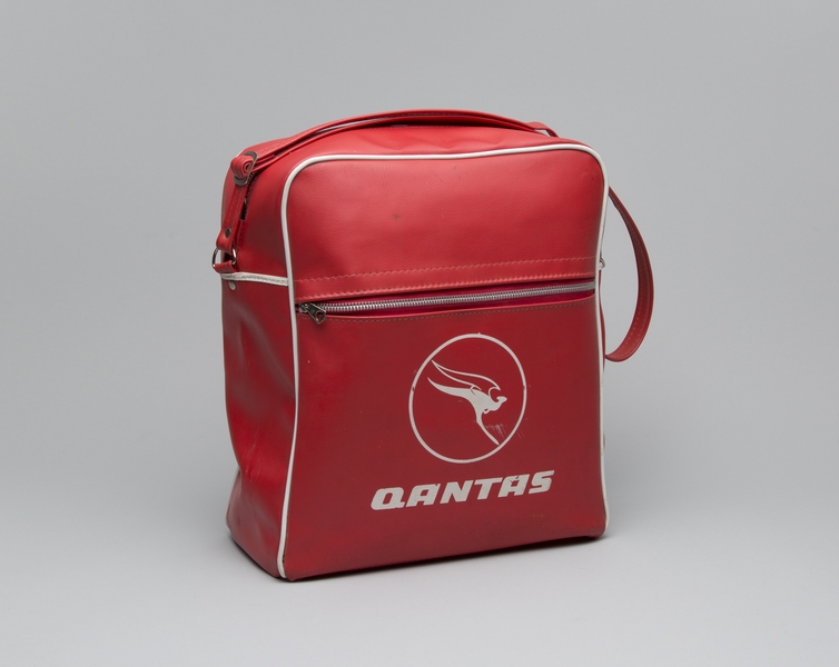 Image: airline bag: Qantas Airways