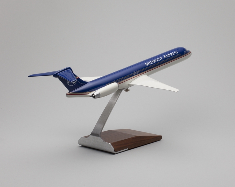 Image: model airplane: Midwest Express, McDonnell Douglas MD-88