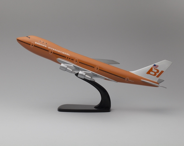 Model airplane: Braniff International, Boeing 747