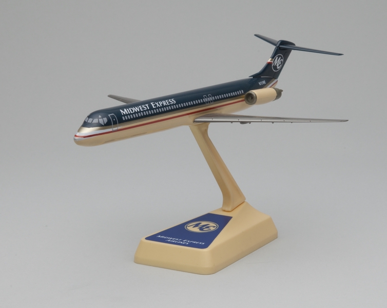 Image: model airplane: Midwest Express, McDonnell Douglas MD-88