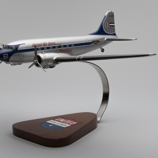 Image #2: model airplane: United Air Lines, Douglas DC-3