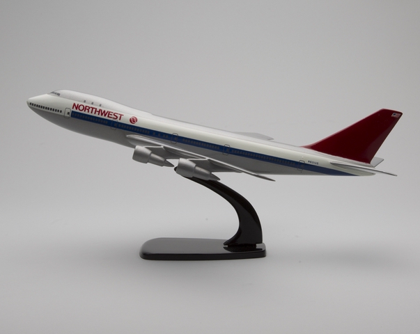 Model airplane: Northwest Airlines, Boeing 747-100