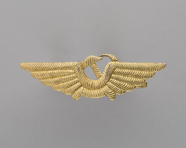 Flight officer cap badge: Aeroflot Soviet Airlines