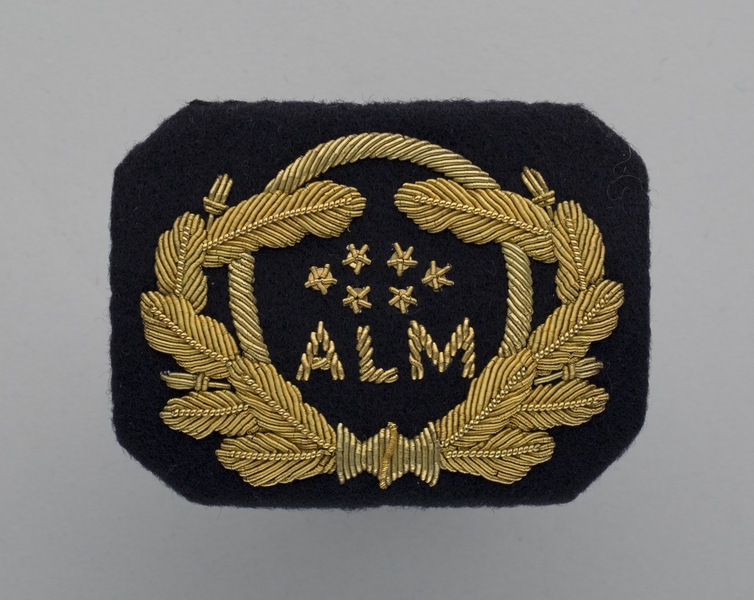 Image: flight officer cap badge: Dutch Antillean Airlines (ALM)