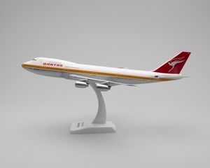 model airplane: Qantas Airways, Boeing 747-200