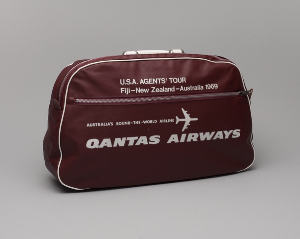 Airline bag: Qantas Airways
