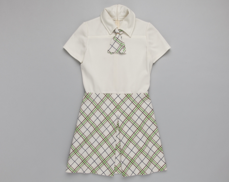 Image: air hostess dress: TWA (Trans World Airlines), summer