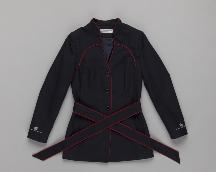 Image: flight attendant jacket: AeroMéxico