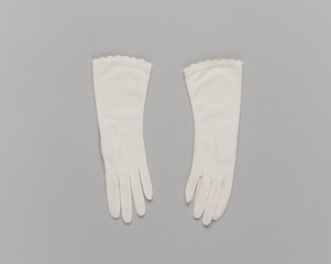 Image: stewardess gloves: United Air Lines