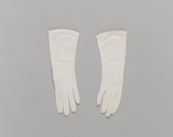 Stewardess gloves: United Air Lines