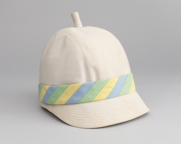 Image: stewardess hat: Delta Air Lines