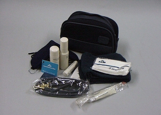 Image: amenity kit: KLM (Royal Dutch Airlines), World Business class