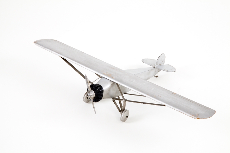 Image: model airplane: Ryan NYP Spirit of St. Louis