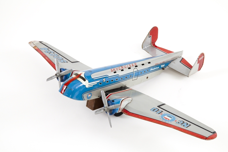 Image: toy airplane: Skycruiser