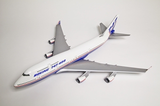 Image: model airplane: Boeing 747-400
