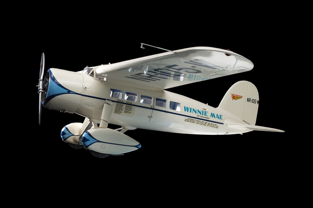Model airplane: Lockheed Model 5B Vega "Winnie Mae"