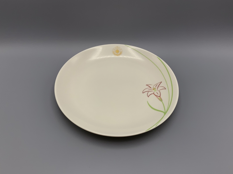 Image: entree plate: EVA Air, Premium Laurel Class